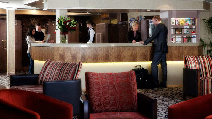 Lodge Hotel Coleraine Bagian luar foto